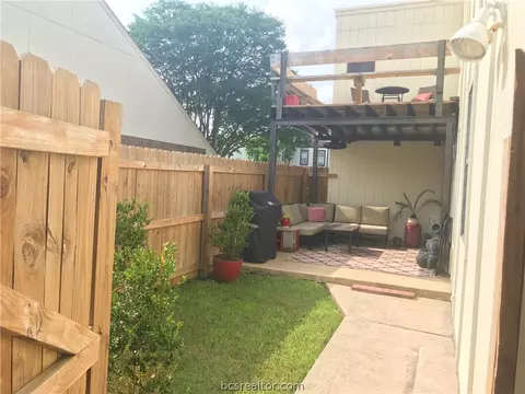 923 Navidad St, Bryan, TX 77801 photo 4