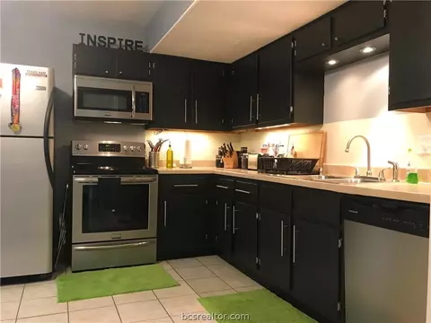 923 Navidad St, Bryan, TX 77801 photo 8