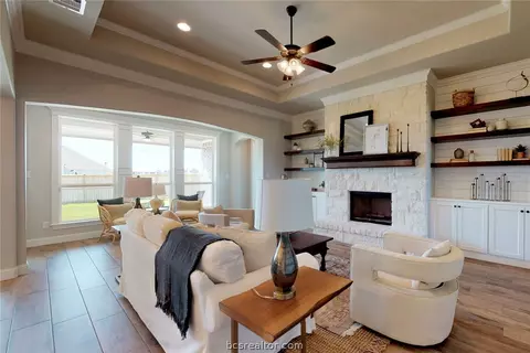 4240 Harding Way, Bryan, TX 77808 photo 2