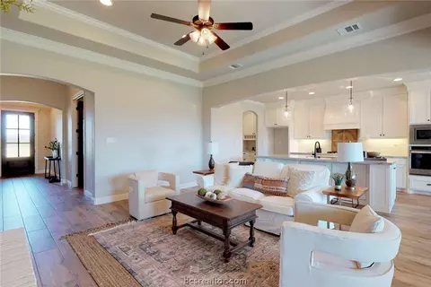 4240 Harding Way, Bryan, TX 77808 photo 6