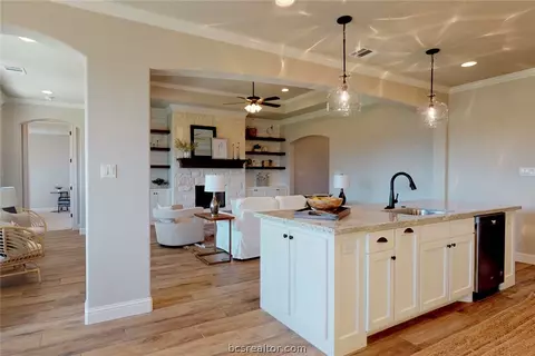 4240 Harding Way, Bryan, TX 77808 photo 13