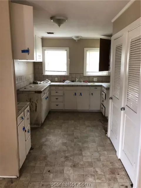 104 Davis St, Bryan, TX 77801 photo 3