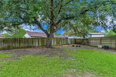 1104 Forest Glen Ct, Bryan, TX 77803 photo 25