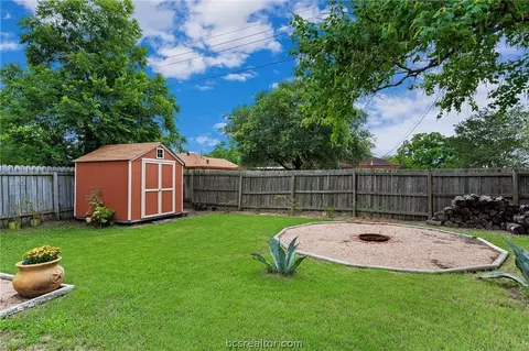 1104 Forest Glen Ct, Bryan, TX 77803 photo 24