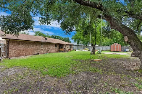 1104 Forest Glen Ct, Bryan, TX 77803 photo 23