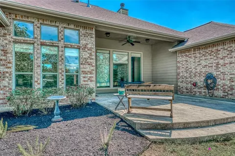 7575 Planters Loop, Bryan, TX 77808 photo 17