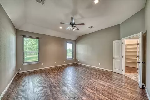 7575 Planters Loop, Bryan, TX 77808 photo 9