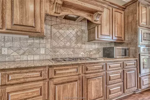7575 Planters Loop, Bryan, TX 77808 photo 7