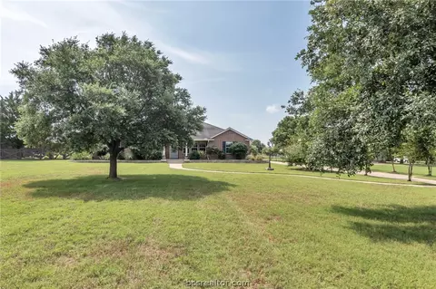 4012 Austins Estates Dr, Bryan, TX 77808 photo 5