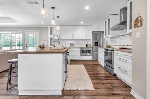 4012 Austins Estates Dr, Bryan, TX 77808 photo 11