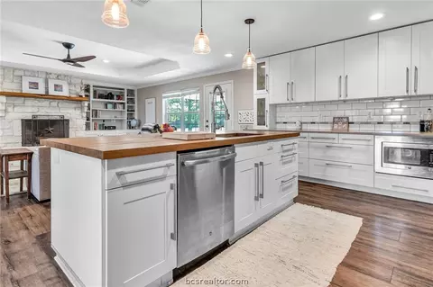 4012 Austins Estates Dr, Bryan, TX 77808 photo 9