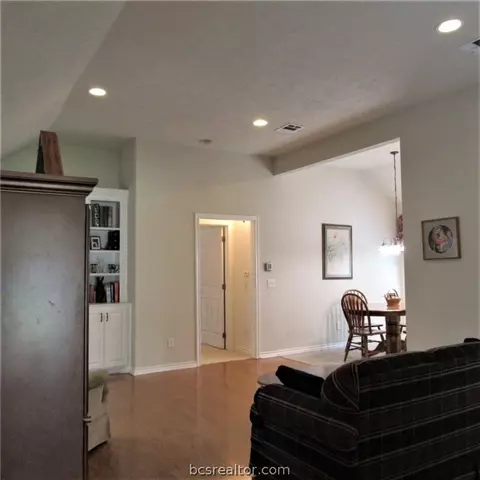 2602 Priscilla Ct, Bryan, TX 77802 photo 3