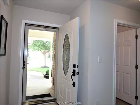 2602 Priscilla Ct, Bryan, TX 77802 photo 2