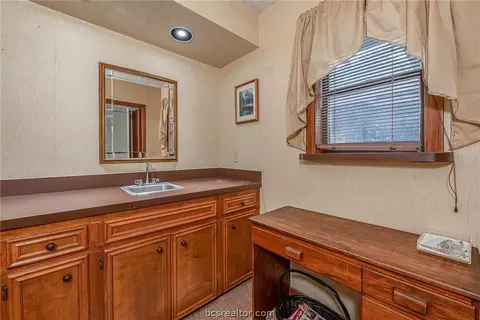 2212 Windsor Dr, Bryan, TX 77802 photo 10