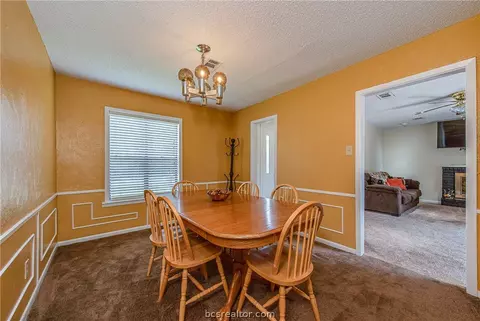 2212 Windsor Dr, Bryan, TX 77802 photo 9