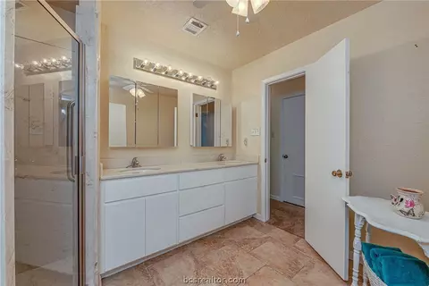 2212 Windsor Dr, Bryan, TX 77802 photo 14