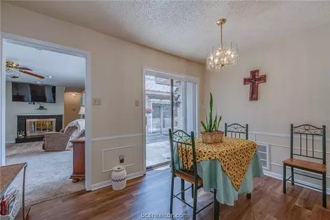 2212 Windsor Dr, Bryan, TX 77802 photo 5