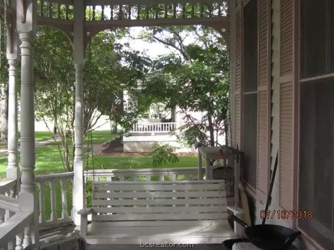 404 E Gregg St, Calvert, TX 77837 photo 5