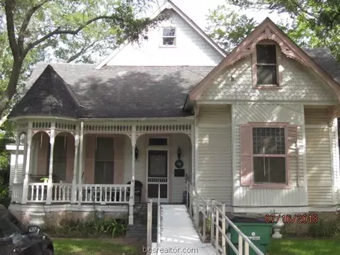 404 E Gregg St, Calvert, TX 77837 photo 1