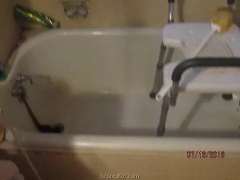 404 E Gregg St, Calvert, TX 77837 photo 15