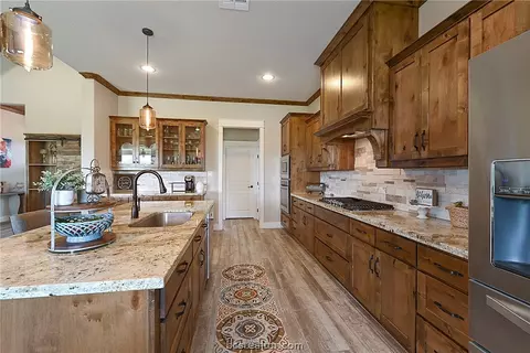 7832 Mapache Ct, Bryan, TX 77808 photo 6