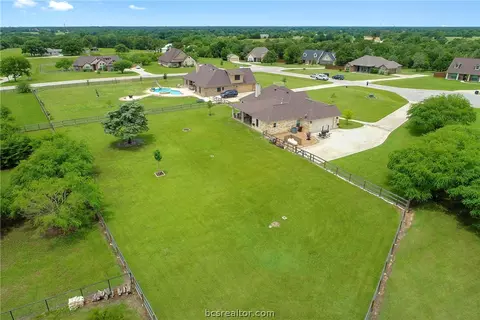 7832 Mapache Ct, Bryan, TX 77808 photo 3