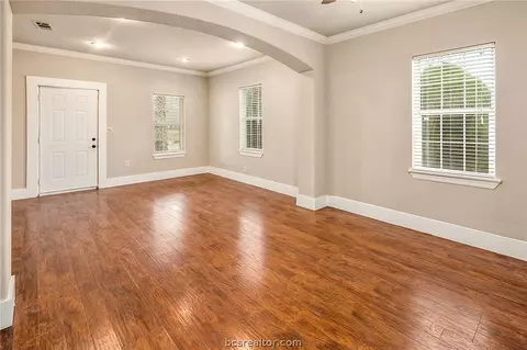 909 E 22nd St, Bryan, TX 77803 photo 5