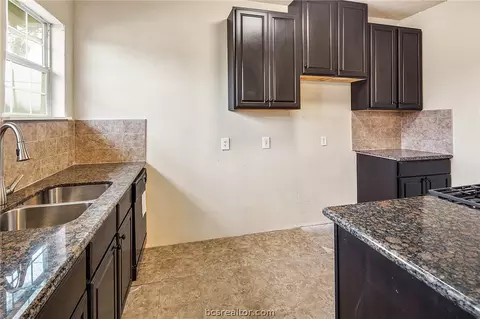 909 E 22nd St, Bryan, TX 77803 photo 8