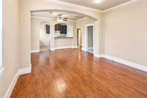 909 E 22nd St, Bryan, TX 77803 photo 4