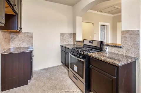909 E 22nd St, Bryan, TX 77803 photo 9