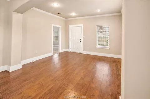 909 E 22nd St, Bryan, TX 77803 photo 6