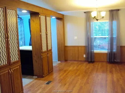 1291 Colwell Ct, Bryan, TX 77807 photo 8