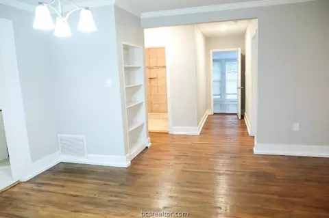 810 E 28th St, Bryan, TX 77803 photo 4