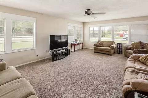 600 Williamson Dr, Bryan, TX 77801 photo 3