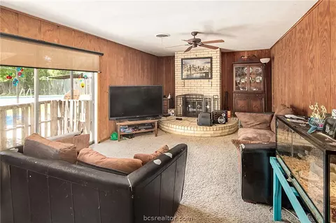 600 Williamson Dr, Bryan, TX 77801 photo 5