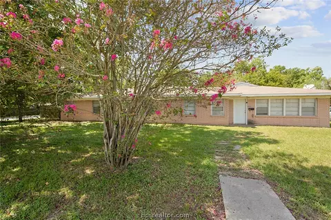 600 Williamson Dr, Bryan, TX 77801 photo 1