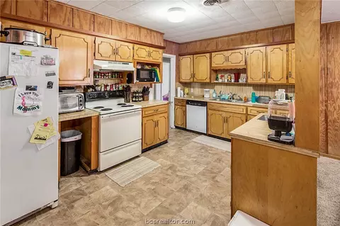 600 Williamson Dr, Bryan, TX 77801 photo 9