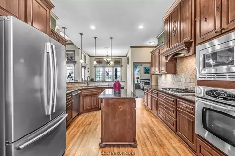 7144 Gemstone Dr, Bryan, TX 77808 photo 5