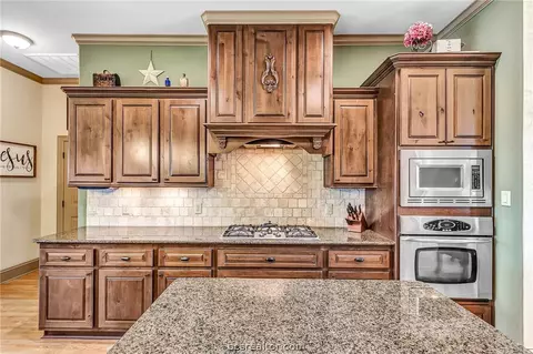 7144 Gemstone Dr, Bryan, TX 77808 photo 6