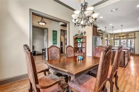 7144 Gemstone Dr, Bryan, TX 77808 photo 4