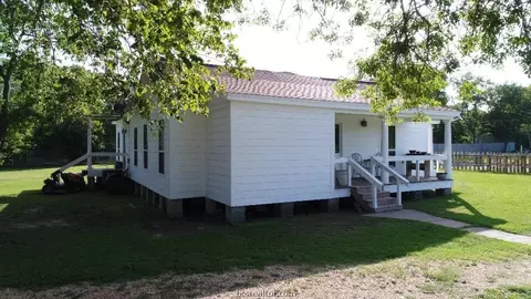 708 E Texas St, Calvert, TX 77837 photo 14