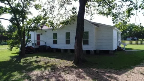 708 E Texas St, Calvert, TX 77837 photo 16