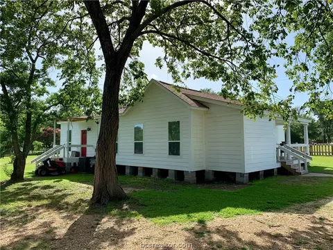 708 E Texas St, Calvert, TX 77837 photo 19