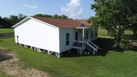 708 E Texas St, Calvert, TX 77837 photo 17