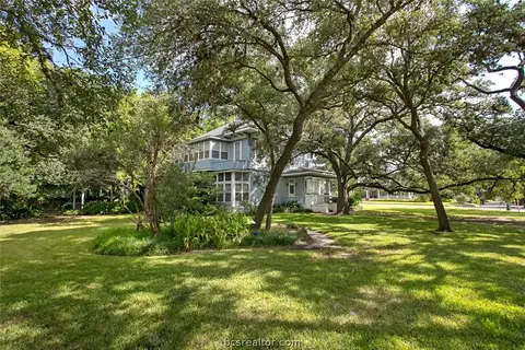 615 E 29th St, Bryan, TX 77803 photo 3