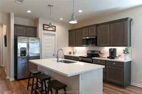 2101 Mountain Wind Loop, Bryan, TX 77807 photo 6