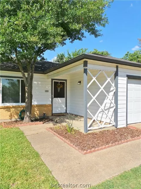 4324 Nagle St, Bryan, TX 77801 photo 3