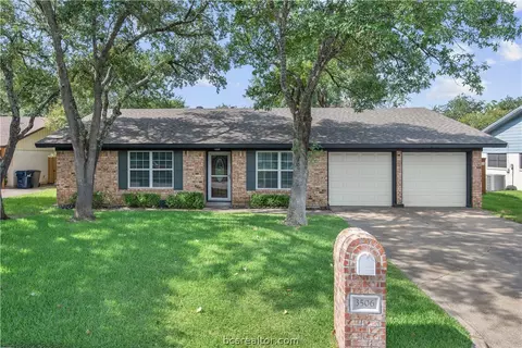 3506 Midwest Dr, Bryan, TX 77802 photo 1