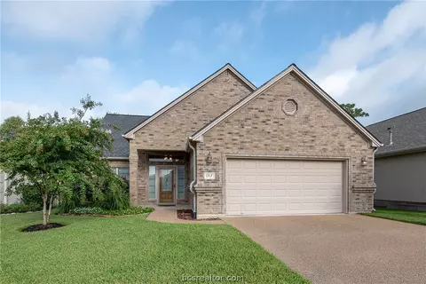 1917 Debbie Dr, Bryan, TX 77802 photo 1