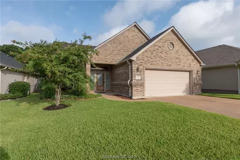 1917 Debbie Dr, Bryan, TX 77802 photo 2